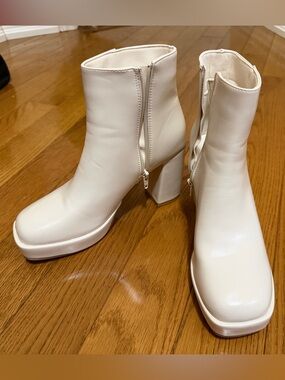 Urban Planet Faux Leather Platform Booties (Ivory, Size 7)